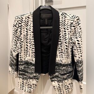 BCBGMaxAzria Women’s Stunning Blazer In  Abstract Pattern W/Black Lapels Size M